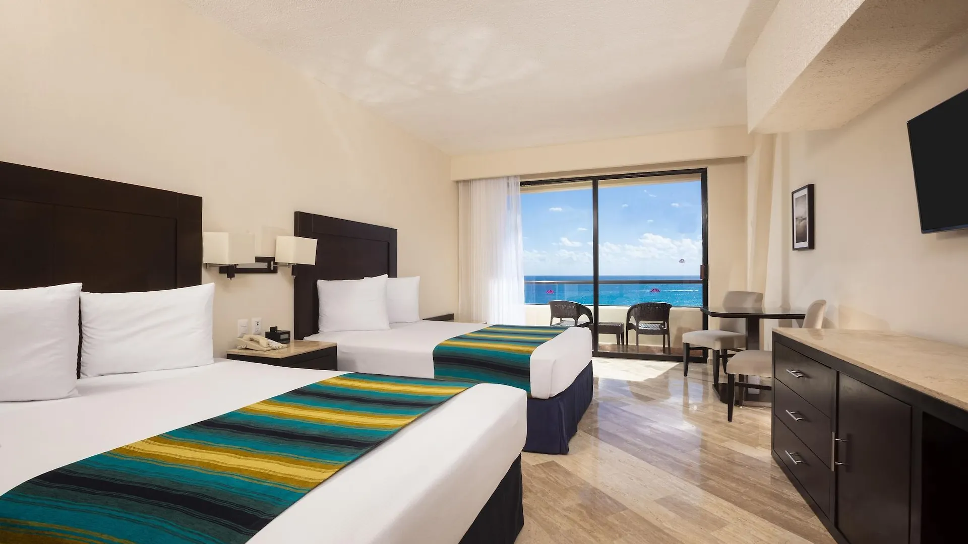 Crown Paradise Club Cancun Mexico