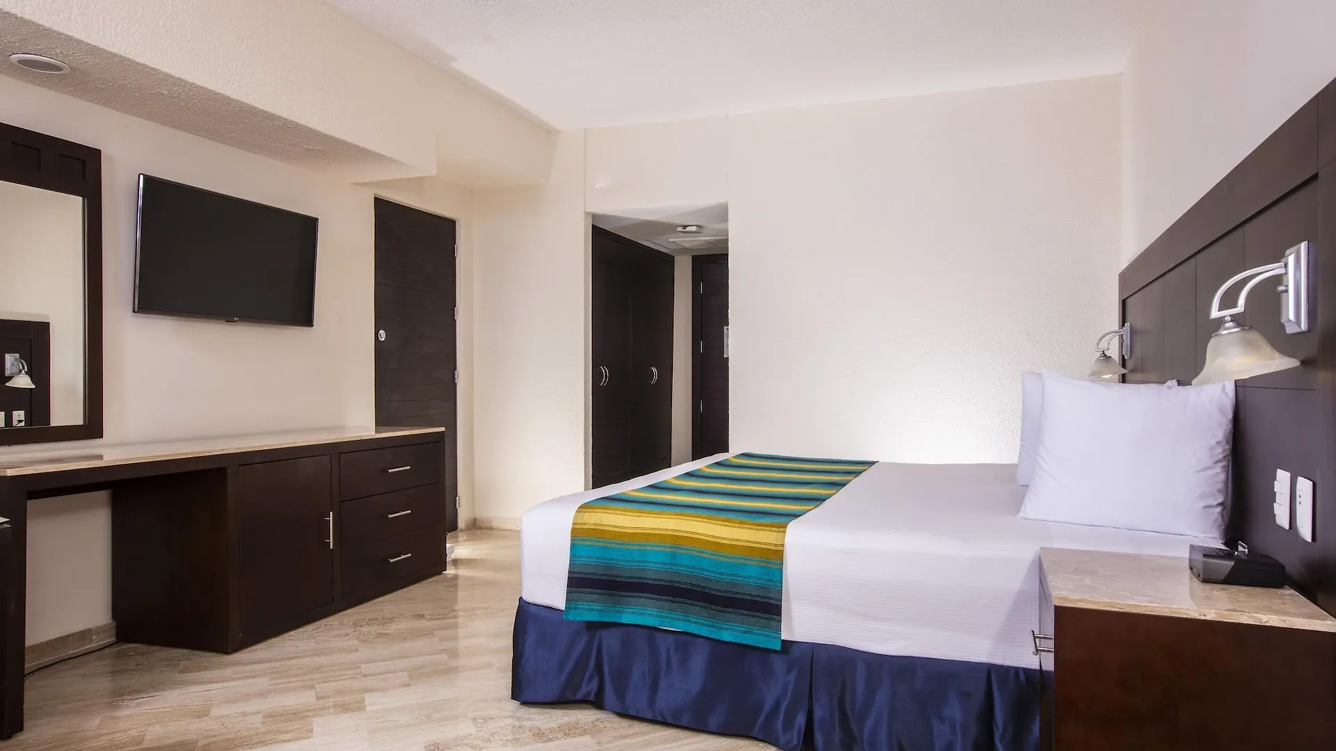 ***** Resort Crown Paradise Club Cancun Mexico