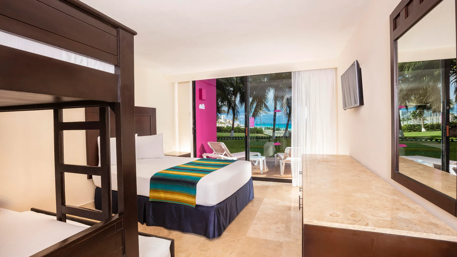 ***** Resort Crown Paradise Club Cancun Mexico