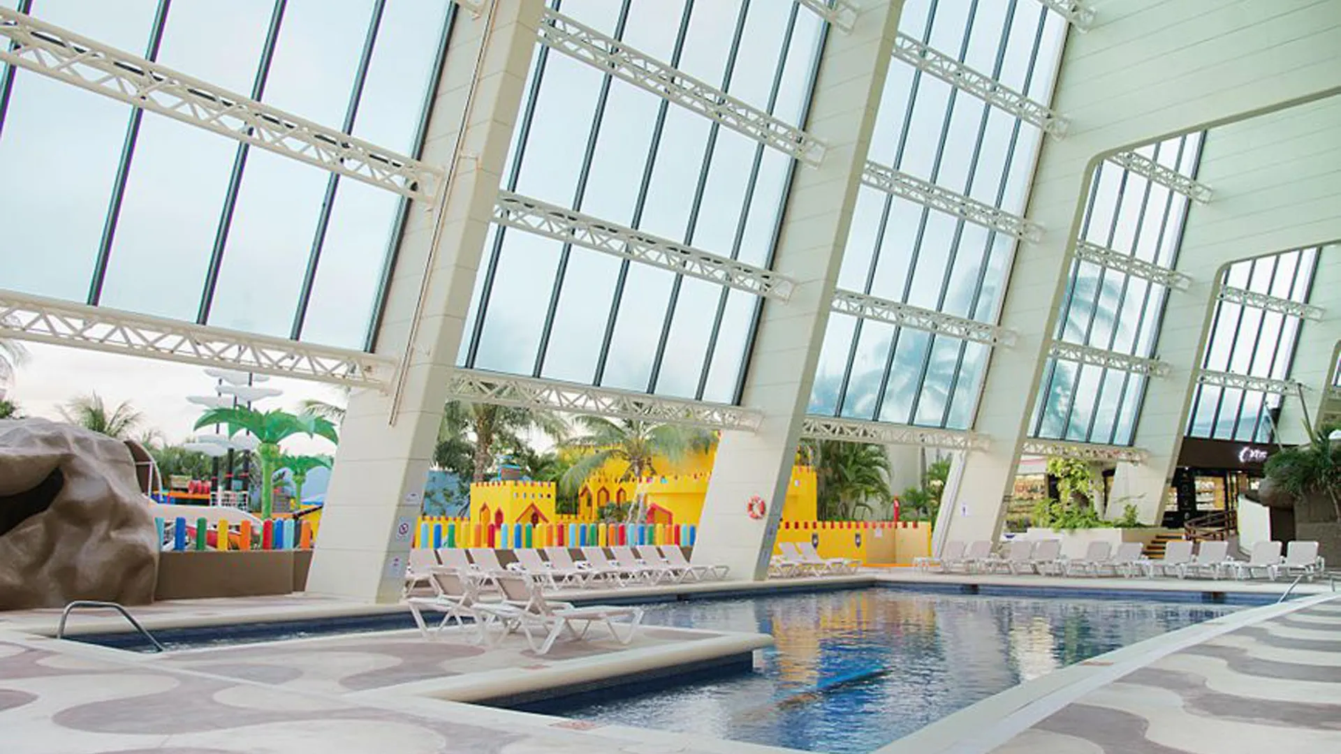 Crown Paradise Club Cancun