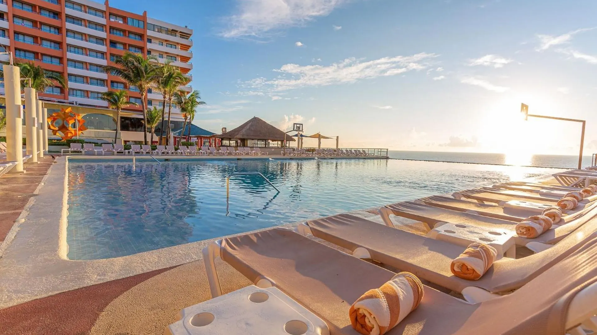 Resort Crown Paradise Club Cancun