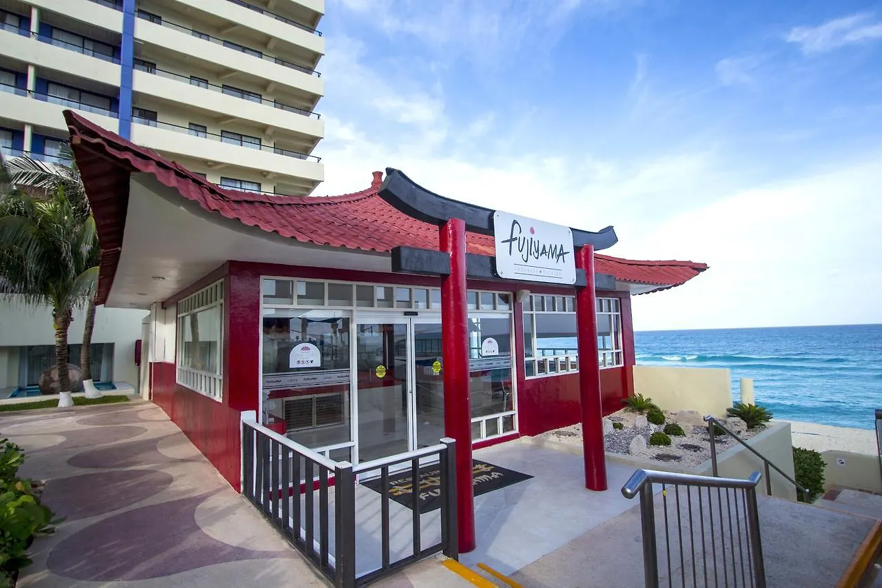 Crown Paradise Club Cancun Resort