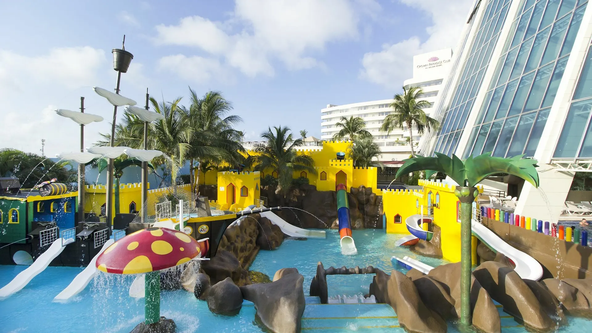 Crown Paradise Club Cancun
