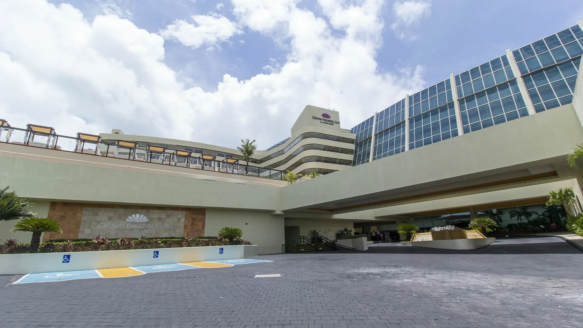Resort Crown Paradise Club Cancun