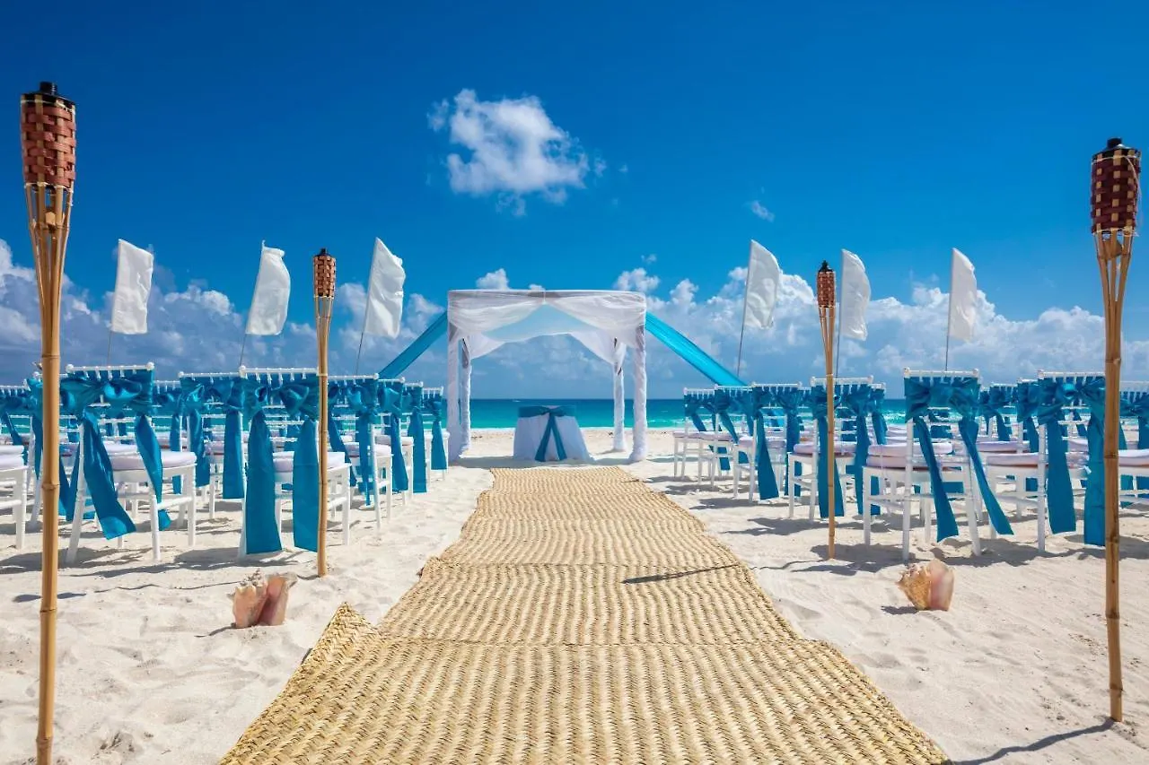 Crown Paradise Club Cancun Resort