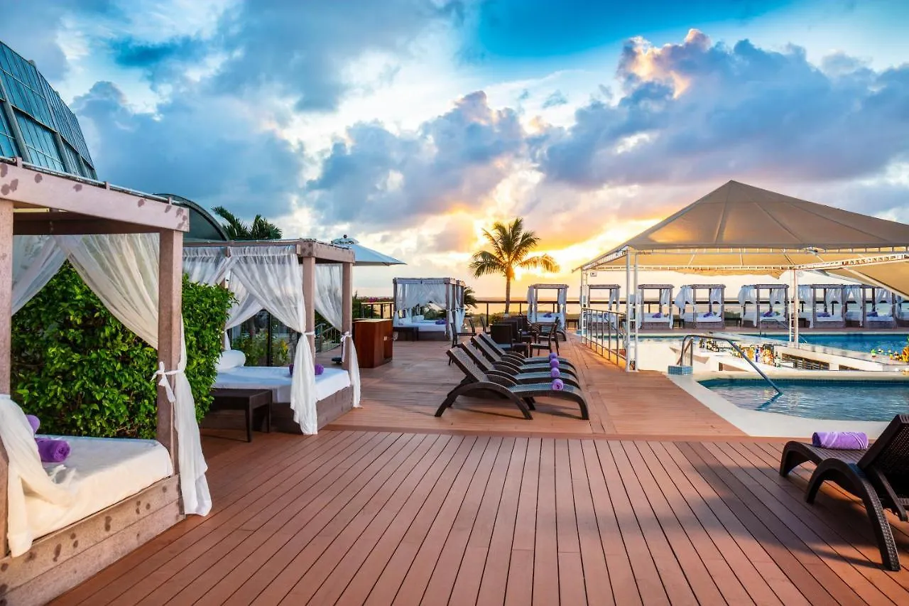 Resort Crown Paradise Club Cancun