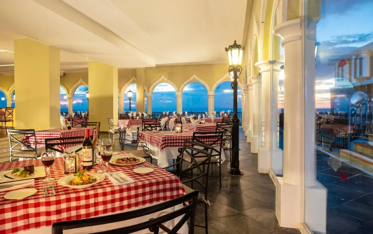 ***** Resort Crown Paradise Club Cancun Mexico