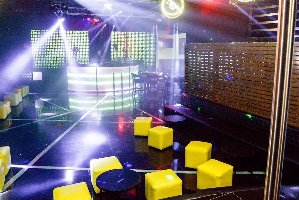 Crown Paradise Club Cancun - Все включено
