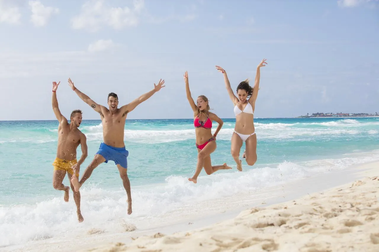 Crown Paradise Club Cancun Resort